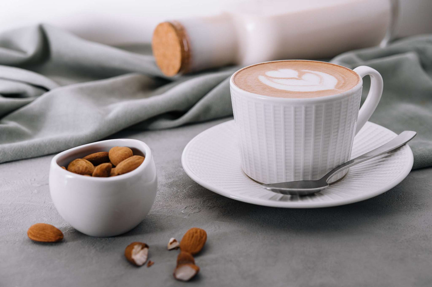 cafe con leche de almendras