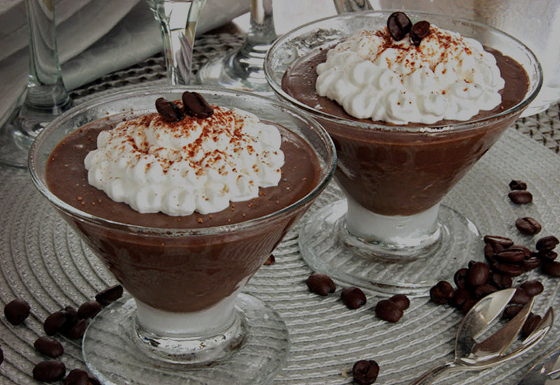 la deliciosa combinacion de chocolate negro y café en una mousse